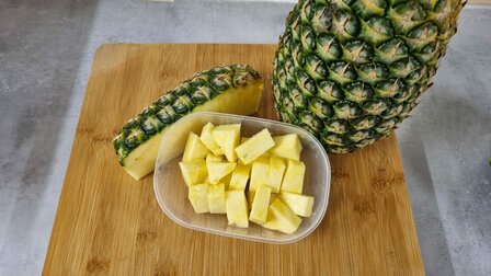 Bakje verse Ananas